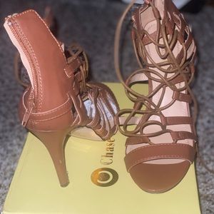 Chase & Chloe Edward-47 Tan heels w/straps